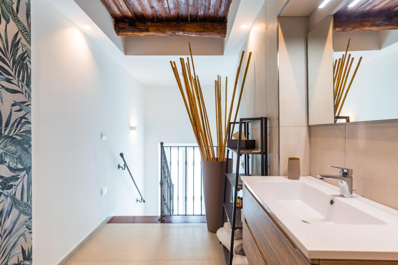 Residenza Partanna By Napoliapartments Nápoles Exterior foto